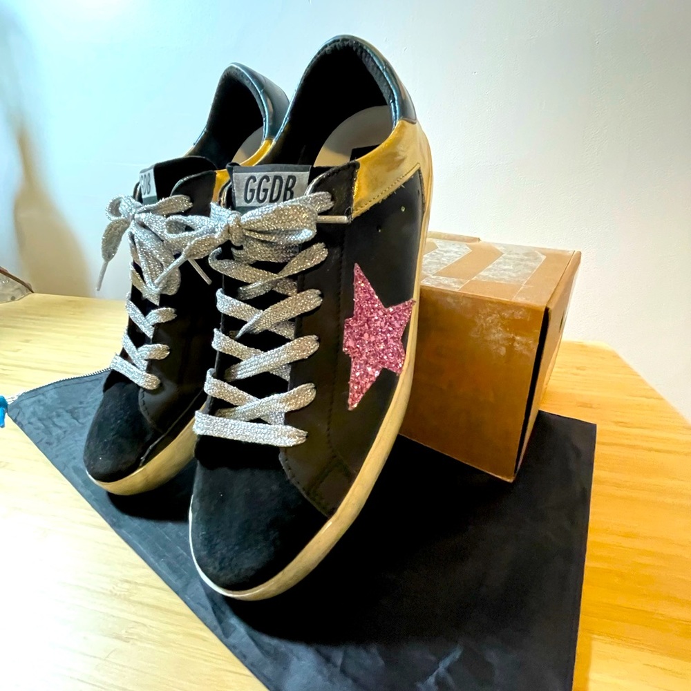 Golden Gooses sneakers RARE find!